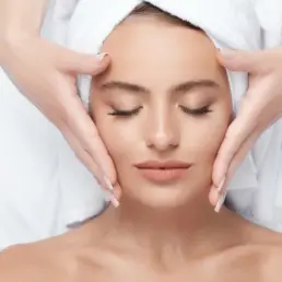 WomenreceivingFireIceFacialInGreenwoodVillageCO